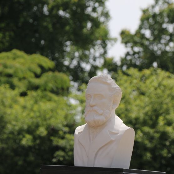 Buste de Jules Verne