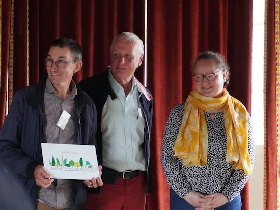 Remise de la plaque